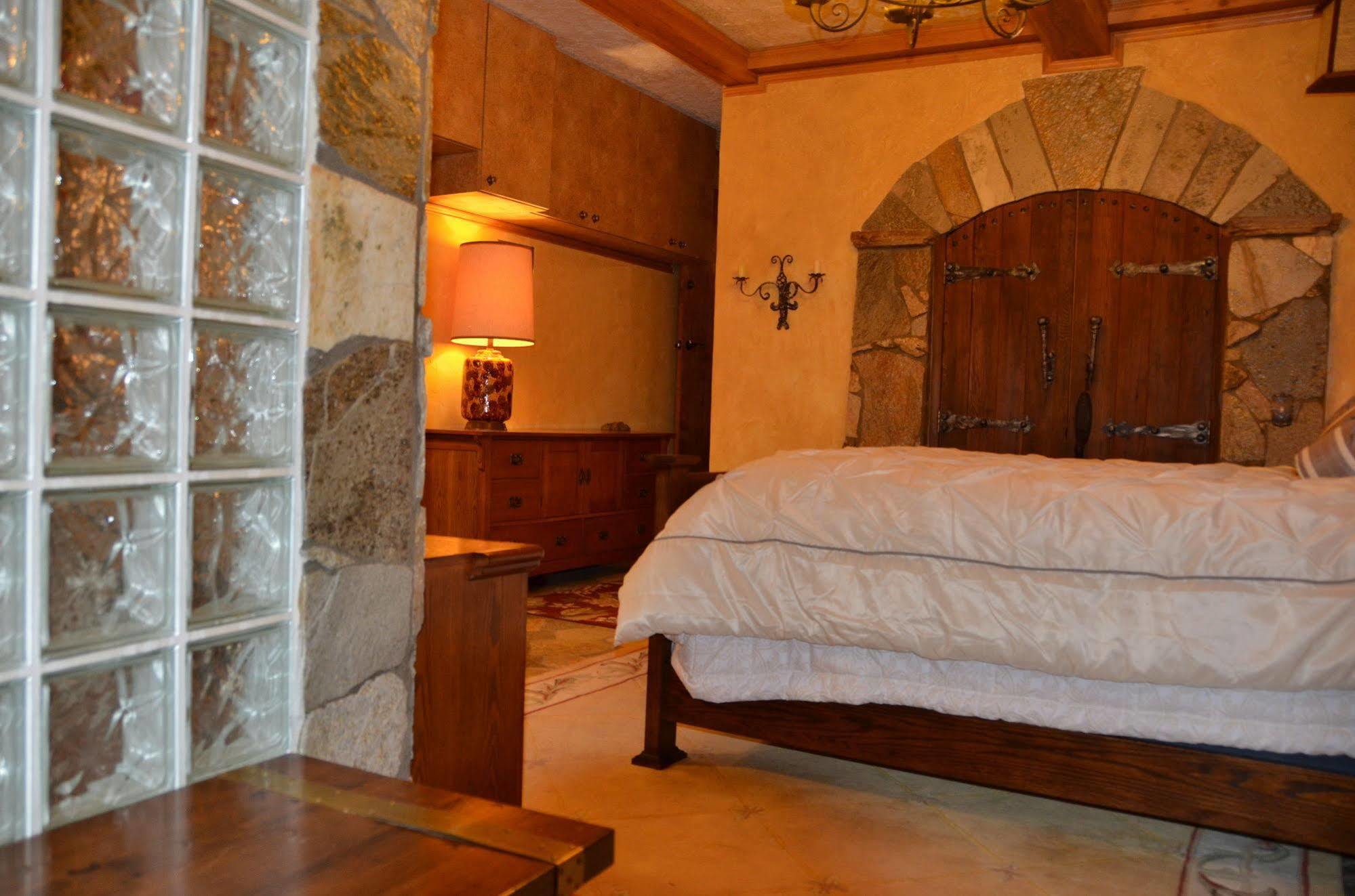 Where Eagles Fly Bed & Breakfast Elk Point Eksteriør billede